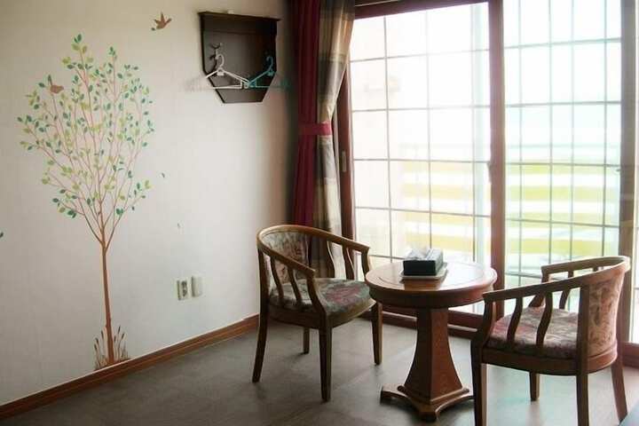 Room 7 of 15