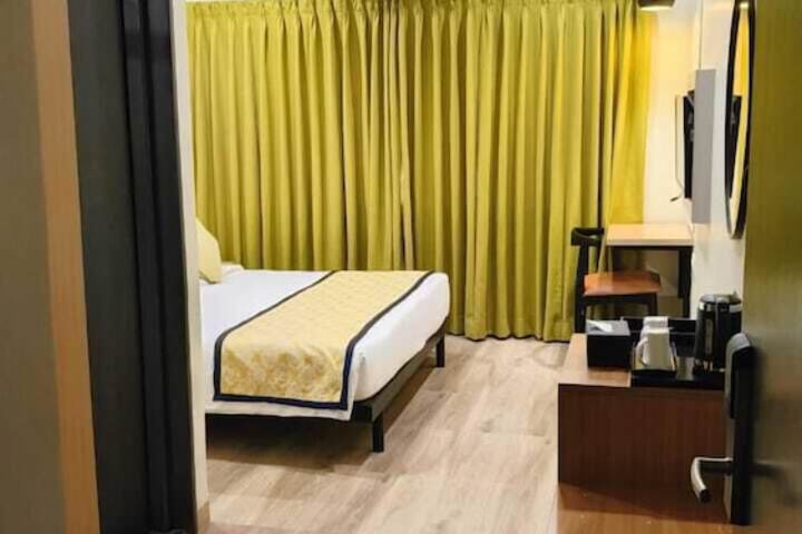 Room 5 of 22