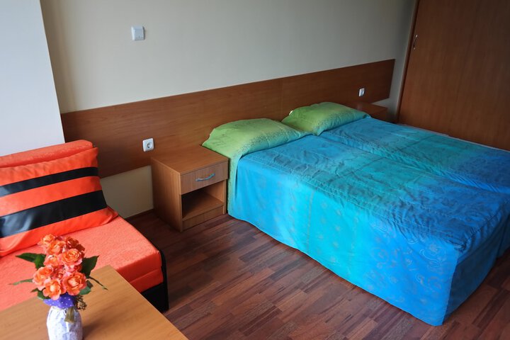 Room 8 of 49