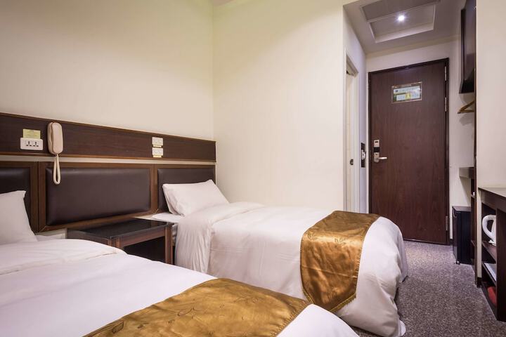 Room 8 of 46