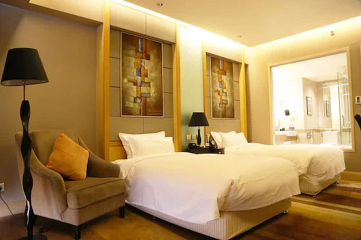 Room 19 of 35