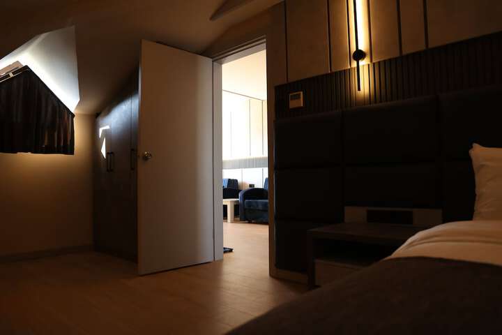 Room 23 of 108