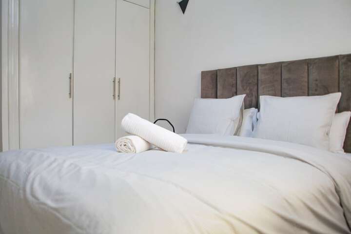 Room 7 of 68