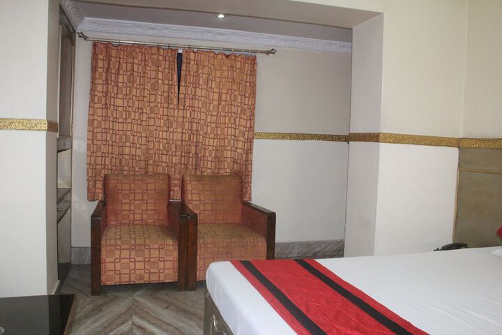 Room 10 of 29