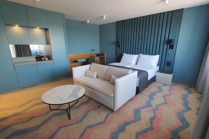 Room 7 of 78