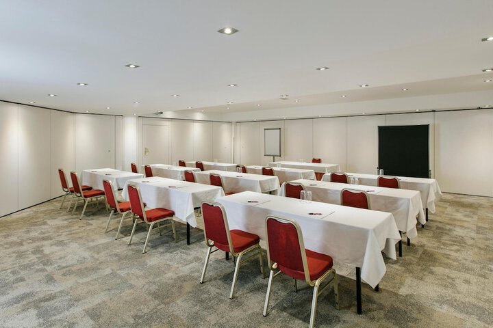 Business Center 99 of 121