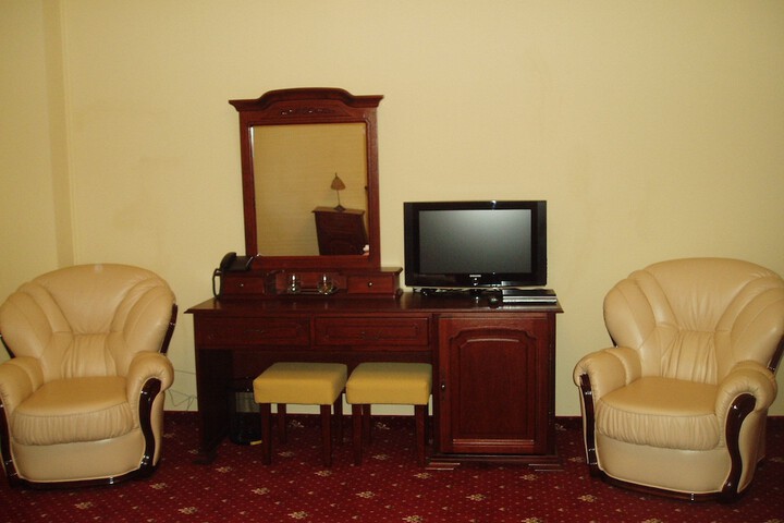 Room 20 of 33
