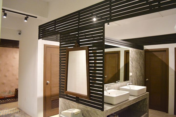 Room 34 of 46