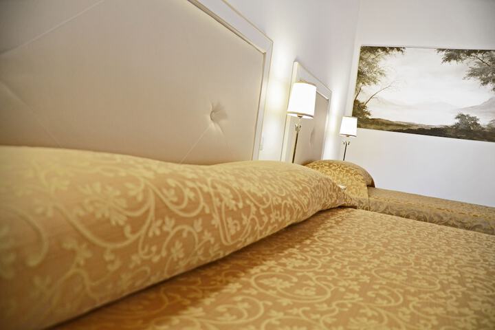 Room 8 of 75