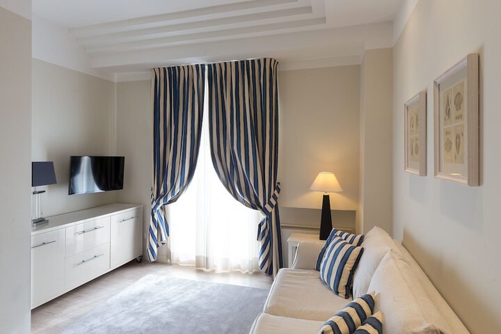 Room 15 of 159