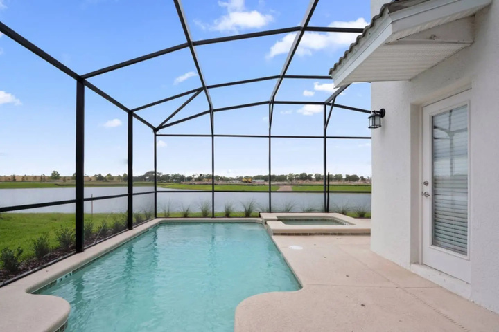 Pool 11 of 22