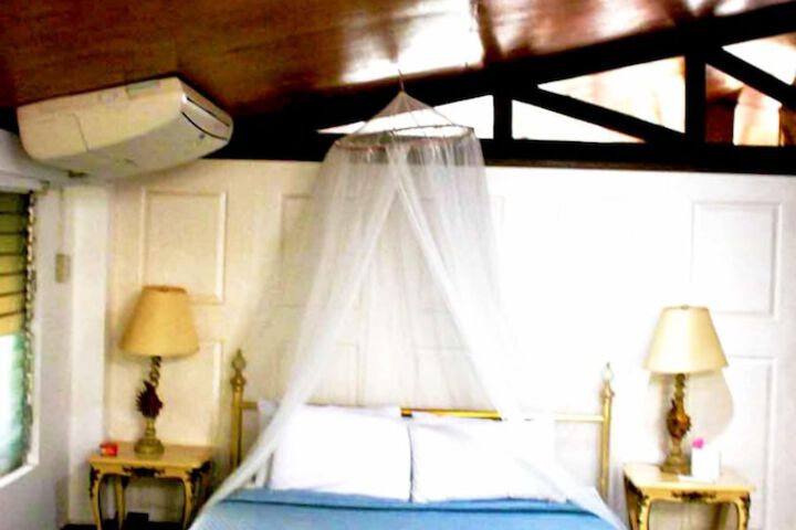 Room 17 of 49