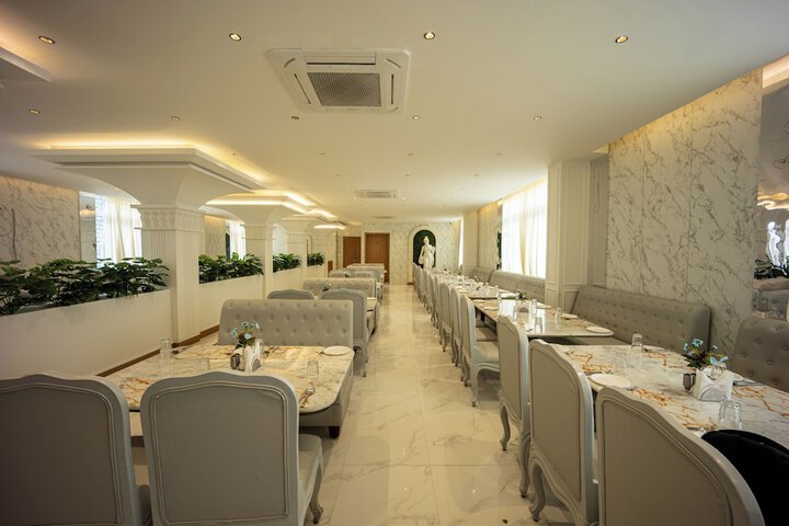 Dining 48 of 70