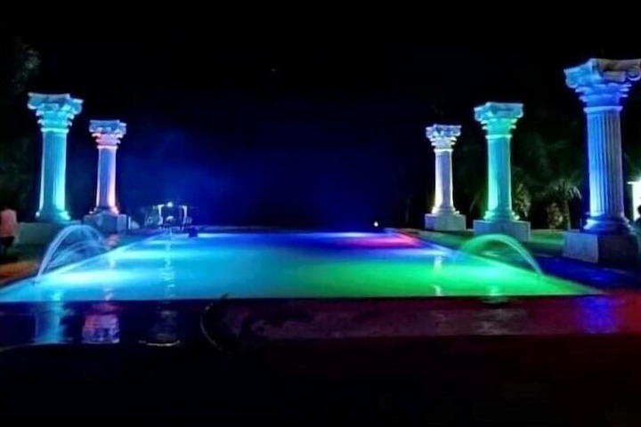 Pool 23 of 33