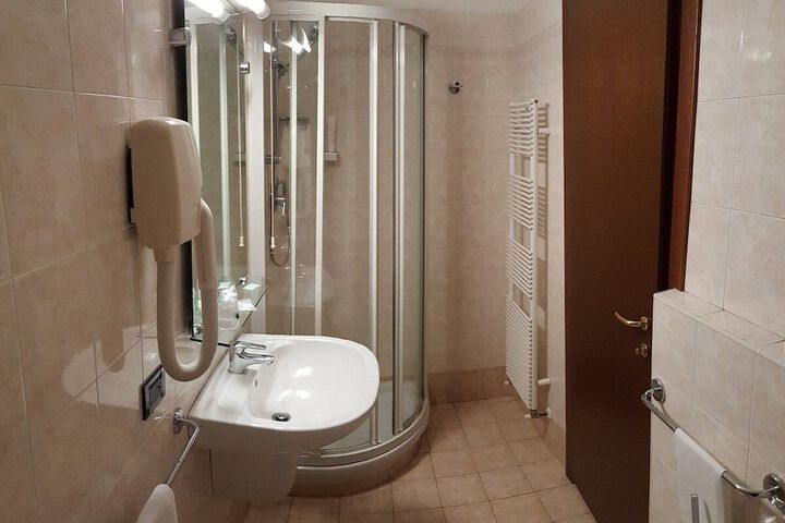 Room 22 of 29