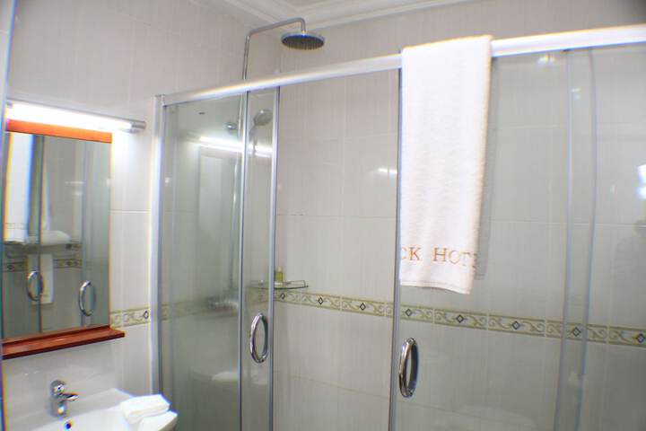 Room 19 of 34
