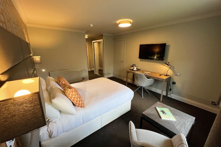 Room 12 of 82