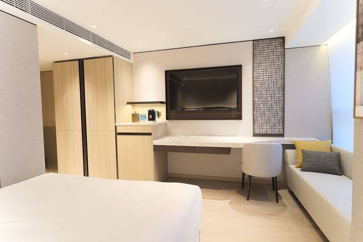 Room 3 of 26