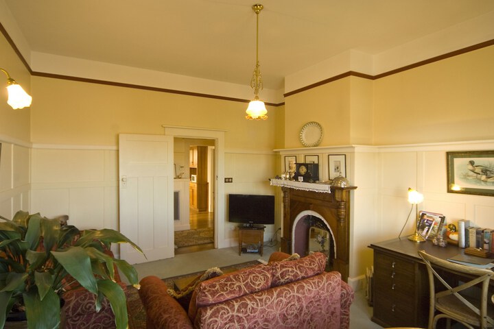 Room 13 of 27