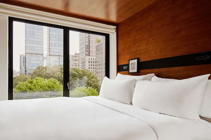 1 King Bed (27 of 33)