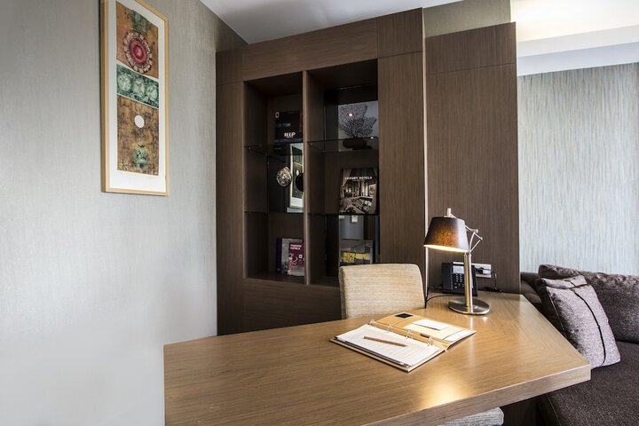 Room 43 of 98