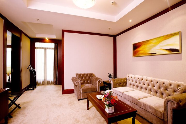 Room 18 of 48
