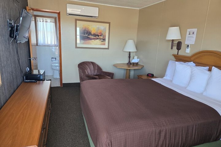Room 4 of 10
