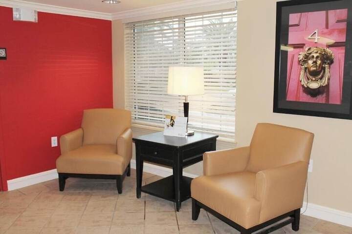 Entrance & Lobby