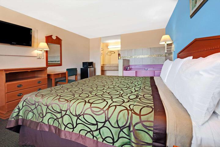 1 King Bed (7 of 10)