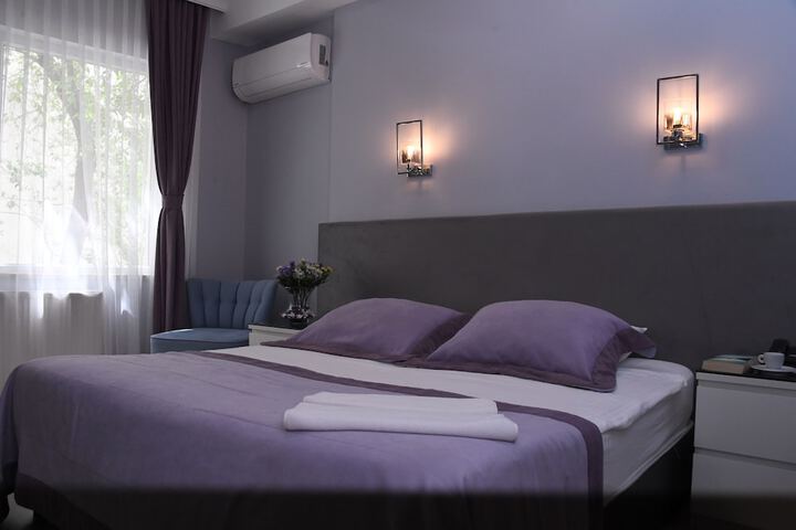 Room 13 of 36