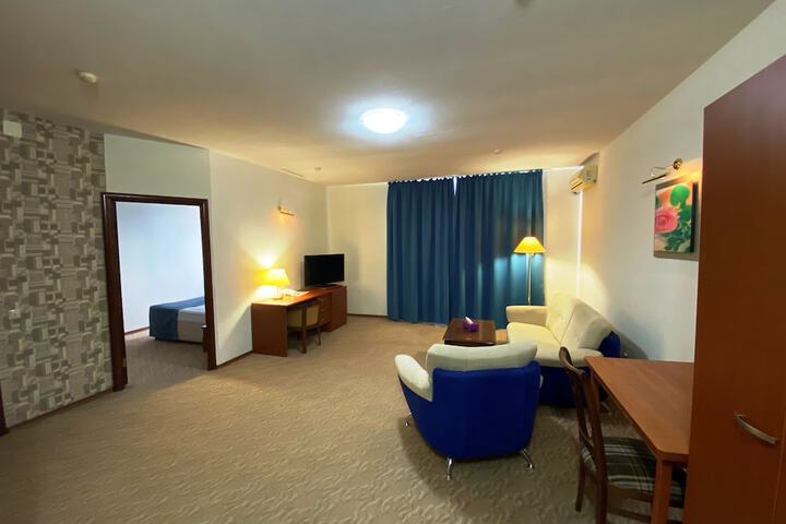 Room 38 of 106