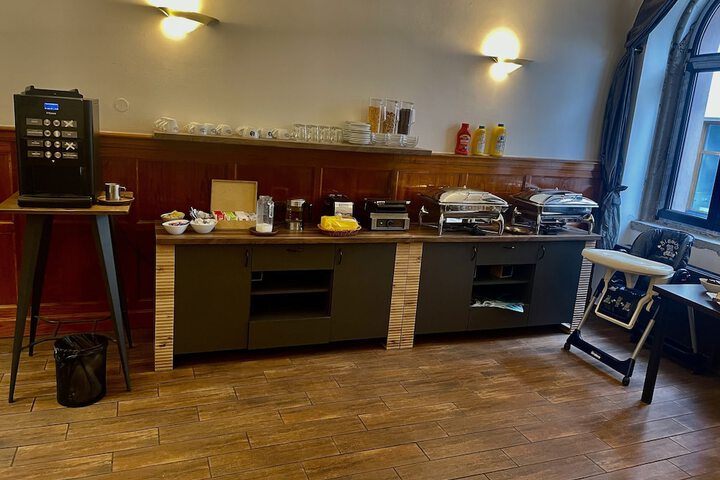 Breakfast/Coffee Service 31 of 38