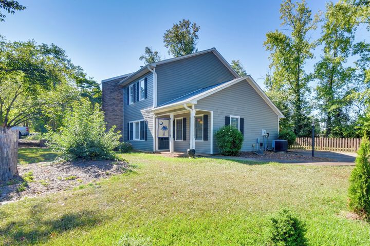 Seneca Escape w / Screened Patio: Near Lakes!