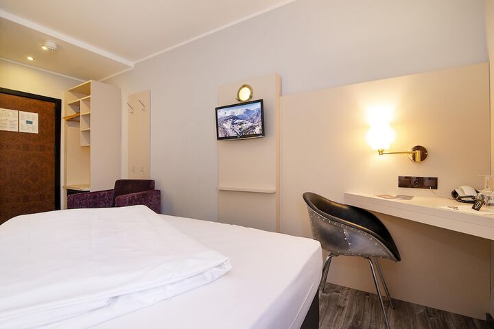 Room 29 of 60