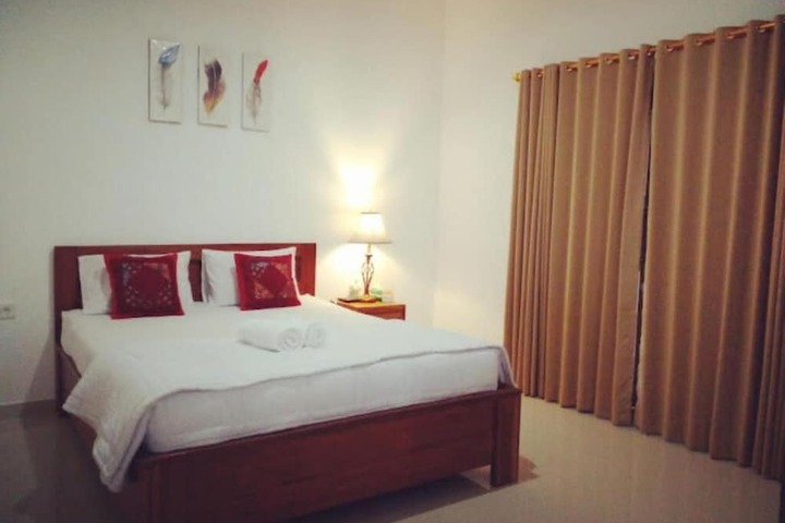 Room 6 of 19