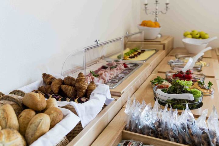 Breakfast/Coffee Service 42 of 47