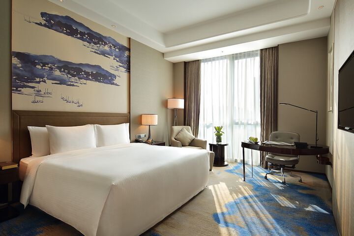 Room 4 of 35