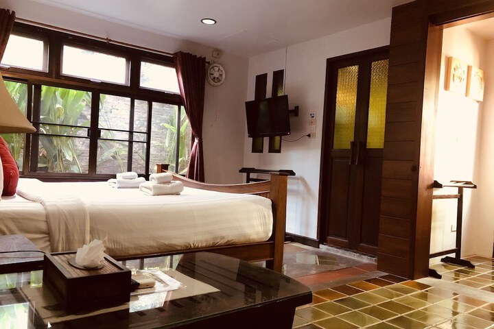 Room 8 of 48