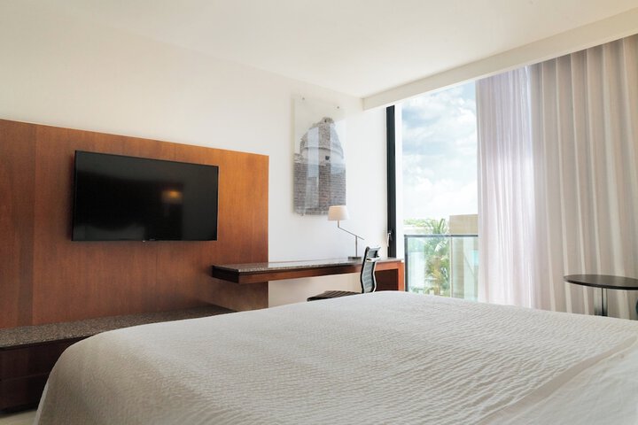 Room 12 of 114