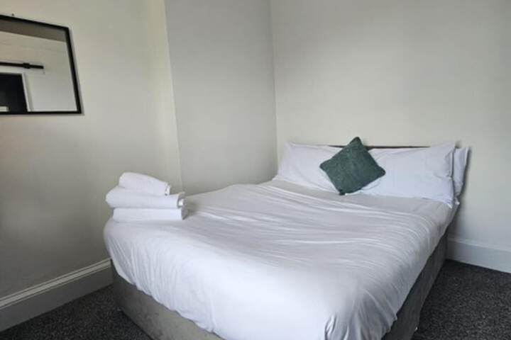 Room 12 of 38