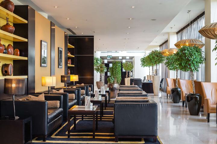 Lounge 142 of 201