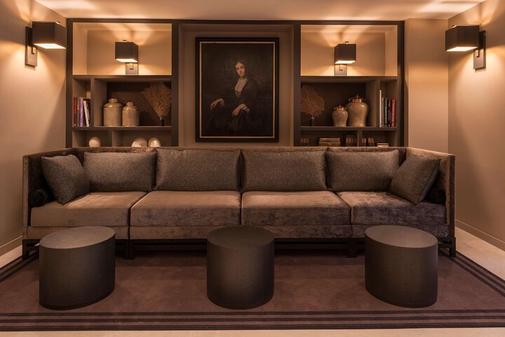 Entrance & Lobby