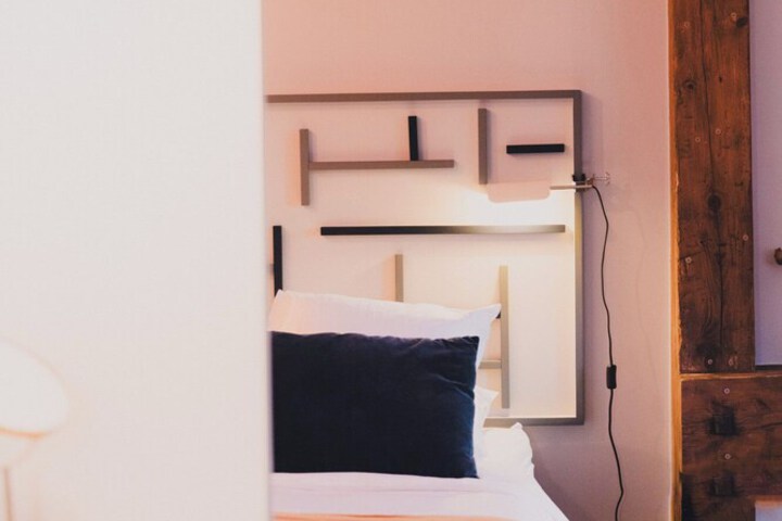 Room 17 of 97