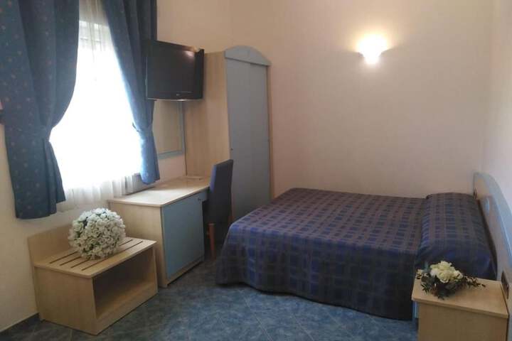 Room 17 of 52