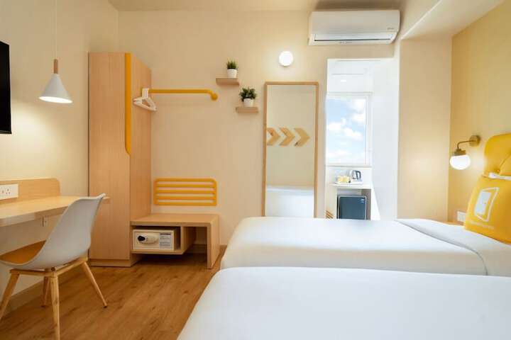 Room 16 of 24