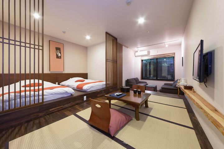 Room 14 of 43