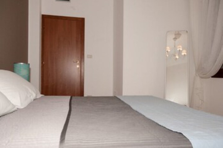 Room 33 of 34