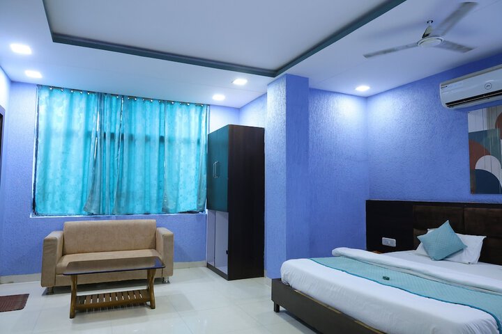 Room 10 of 22