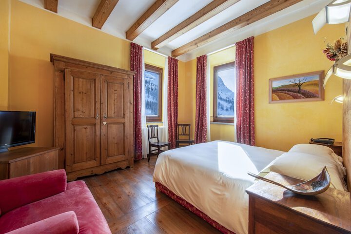 Room 25 of 82