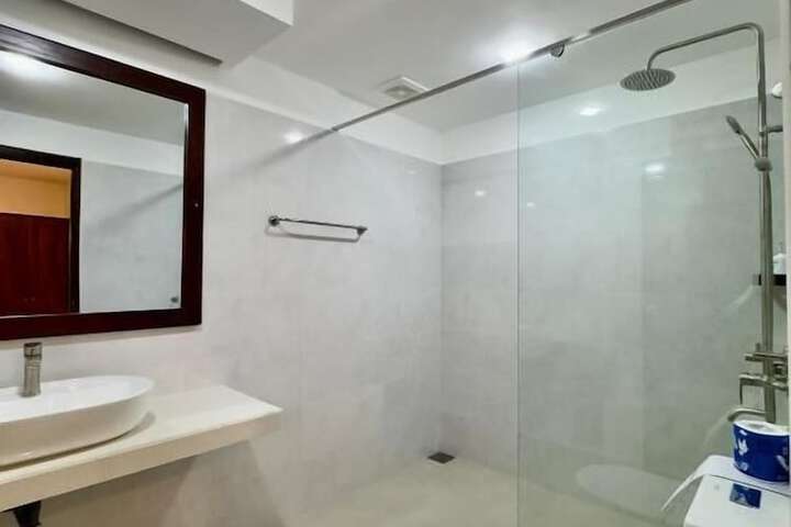 Room 7 of 30